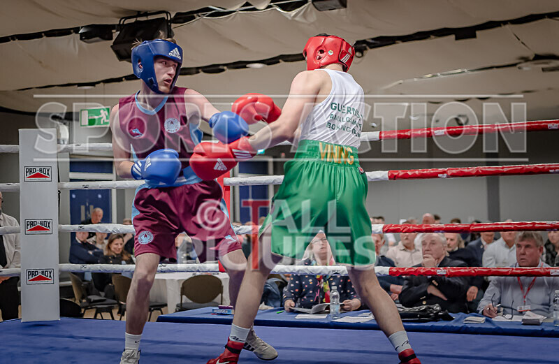 BOUT 4 - Ross Vining v Lewis Oyler-5 - BOUT 4 - Ross Vining v Lewis Oyler