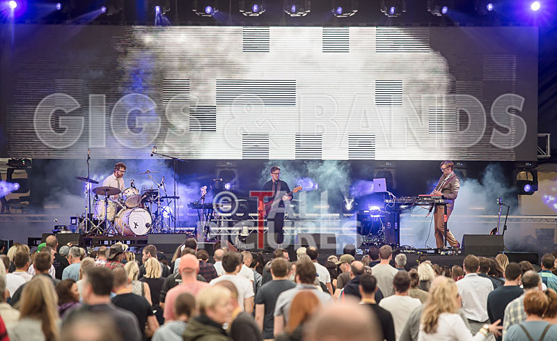 Public Service Broadcasting-42 - PUBLIC SERVICE BROADCASTING