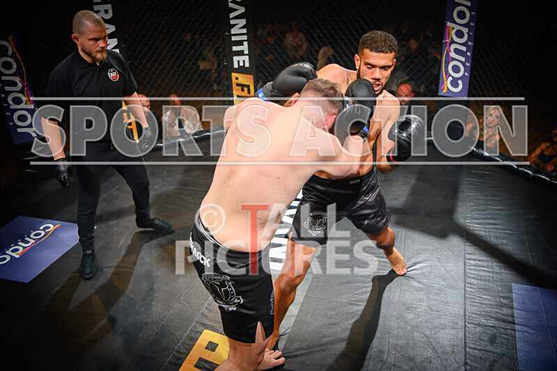 BOUT- 2 - Dom Boyce v Dom Simon-27 - BOUT 2 - Dom Boyce v Dom Simon