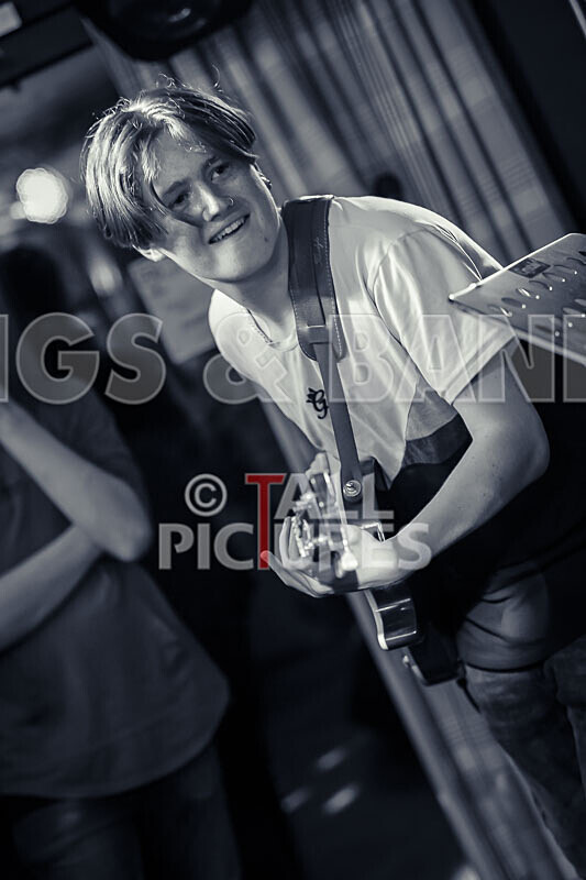 Motionless-48 - MOTIONLESS