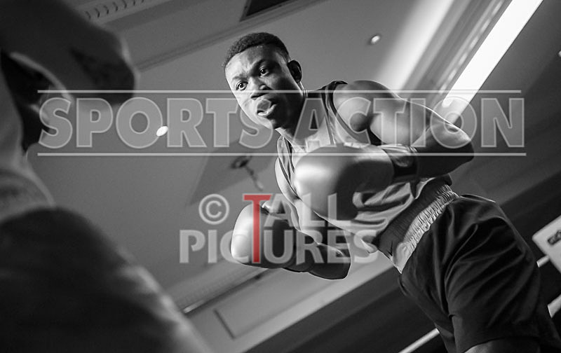 Bout - 11_Casey De La Mare v Babatunji Ogiunniya-20 - Bout - 11_Casey De La Mare v Babatunji Ogiunniya