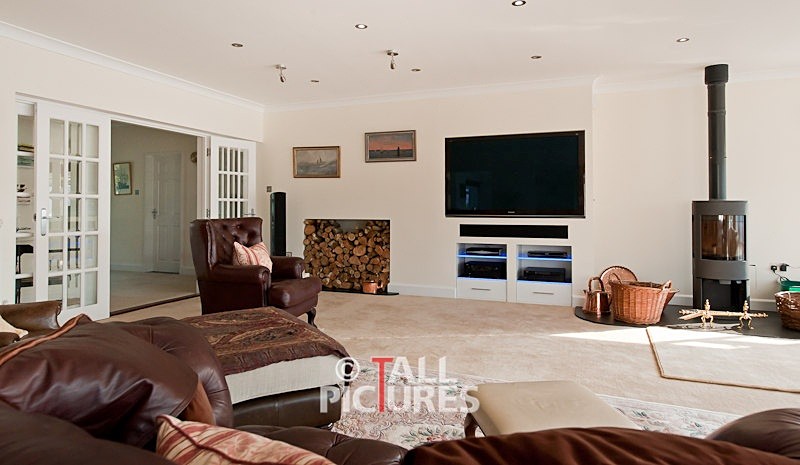 Avolution_Shoot-4-3 - LARGE FITTED SCREEN