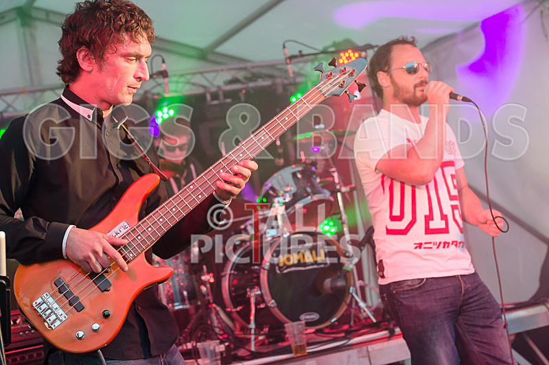 The High Tides-18 - THE HIGH TIDES