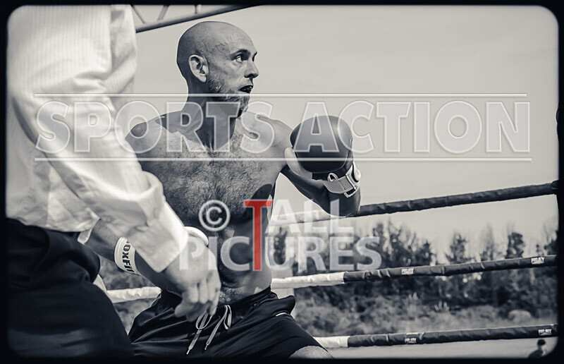 BOUT 3 - Dangerous Dan Cavanagh v Tim Scrappy Doo Rogers-40 - BOUT 3 - 'Dangerous' Dan Cavanagh v Tim 'Scrappy Doo' Rogers