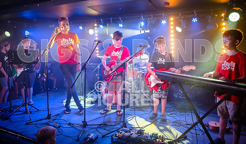 The Minorities-25 - THE MINORITIES