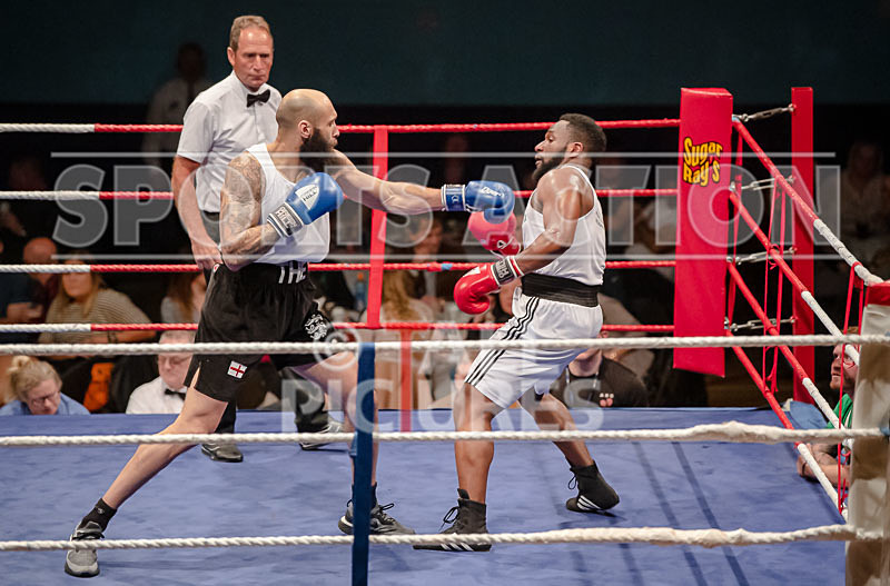 BOUT-13 - Oblie Botchway v Lewis Oakford-29 - BOUT-13 - Oblie Botchway v Lewis Oakford