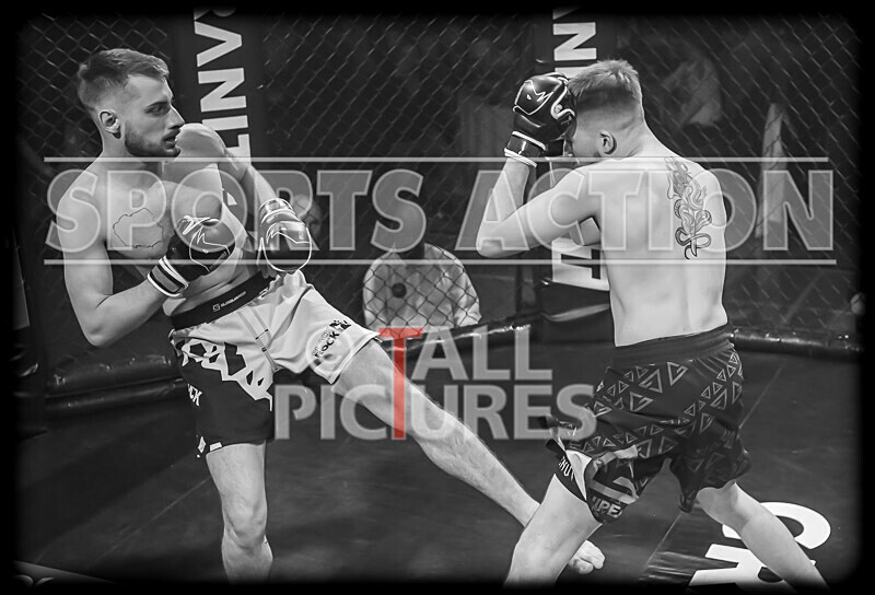 BOUT- 11 - James Jeune v Matt Iwon-58 - BOUT 11 - James Jeune v Matt Iwon