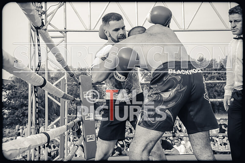 BOUT 12 - Dom Boyce v Koen Kraken Le Prevost-26 - BOUT 12 - Dom Boyce v Koen 'Kraken' Le Prevost