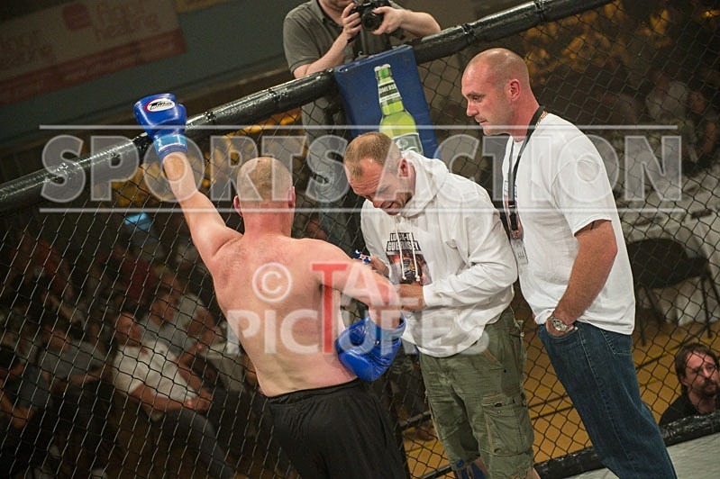 Lock-in Guernsey_2013_Bout-3-9 - BOUT-3