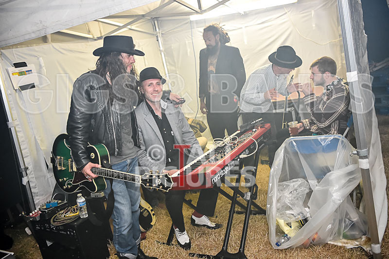 Johnny Cage and the Voodoo Groove-27 - JOHNNY CAGE AND THE VOODOO GROOVE