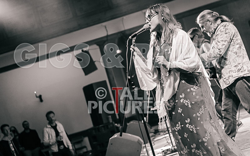 The Sacred Hearts-16 - THE SACRED HEARTS