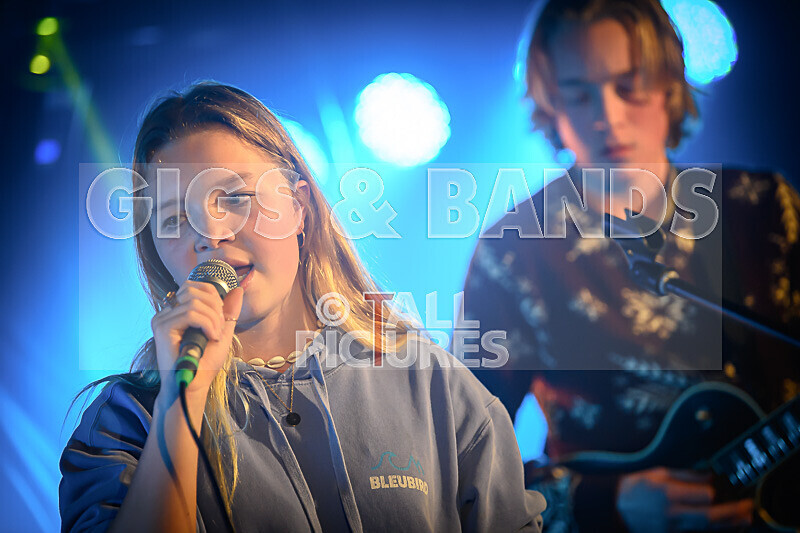 Motionless-49 - MOTIONLESS