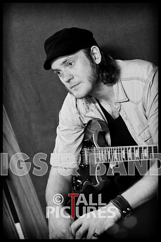 Teaspoonriverneck Studio Session-119_BW - TEASPOONRIVERNECK