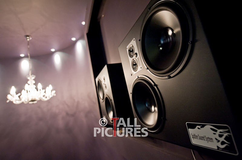 Avolution_Photoshoot-7-2 - CINEMA ROOM