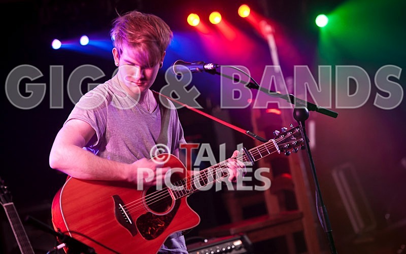 Elliott Crossan-3 - ROCK OF AGES-15_UNPLUGGED