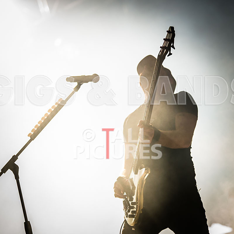 Pendulum Live-16 - PENDULUM LIVE