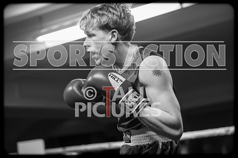 BOUT 5- Martin Kublickis v Robbie Chipcase-16 - BOUT 5 - Martin Kublickis v Robbie Chipcase