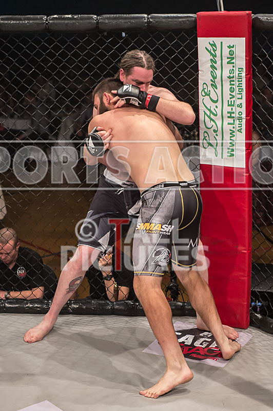 Chris Martin v Luke Riley-16 - BOUT 13