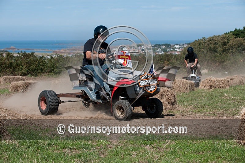 Hogwash_09-12 - HOGWASH 2009 - SCENE