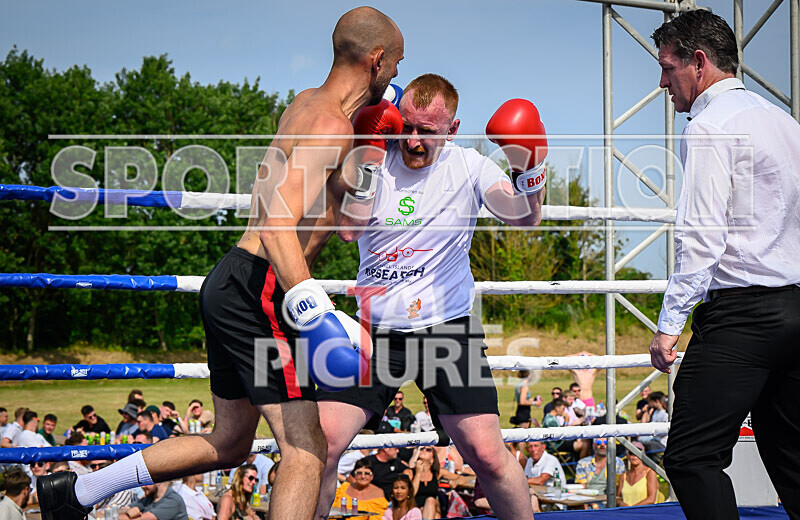 BOUT 3 - Dangerous Dan Cavanagh v Tim Scrappy Doo Rogers-28 - BOUT 3 - 'Dangerous' Dan Cavanagh v Tim 'Scrappy Doo' Rogers