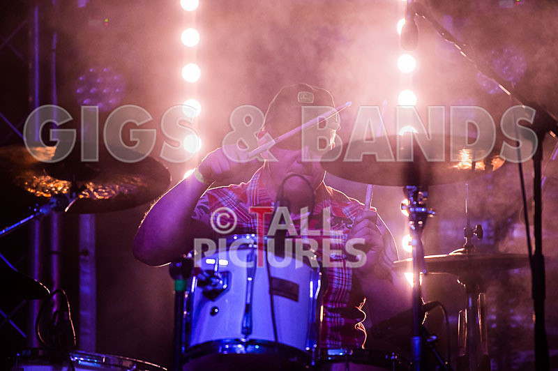 J-C The Looney Tunes Band-5 - J-C & THE LOONEY TUNES BAND