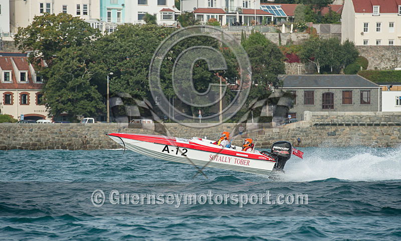 Worlds Powerboats_2014_Race-2-187 - UIM CLASS 3A & 3B WORLD OFFSHORE CHAMPIONSHIP_RACE-2