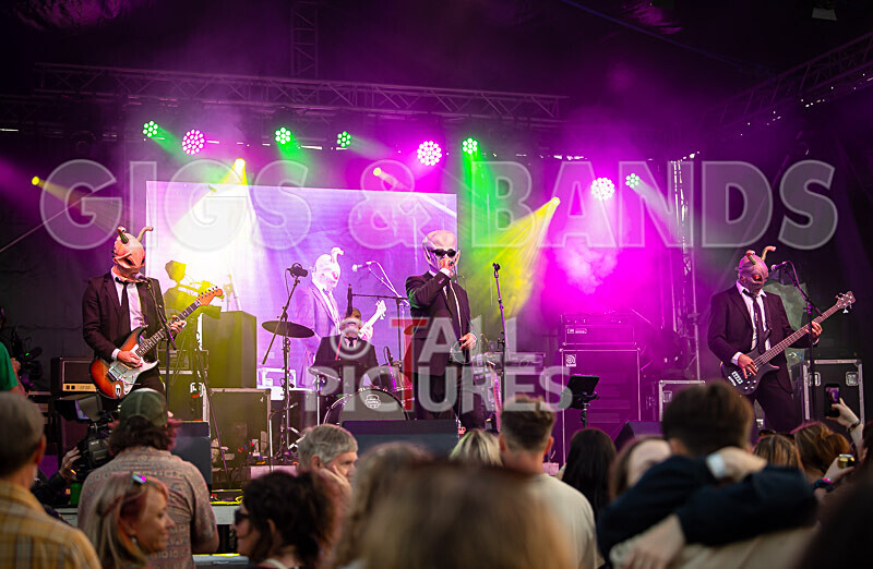 The Bensons-1 - THE BENSONS