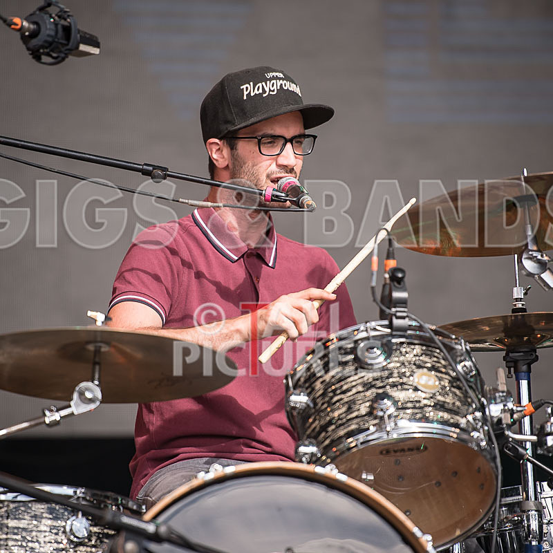 The Skints-32 - THE SKINTS