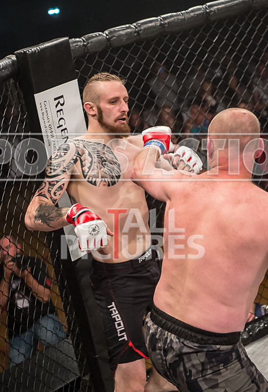 Shane Bentley v Jesse James-15 - BOUT 12