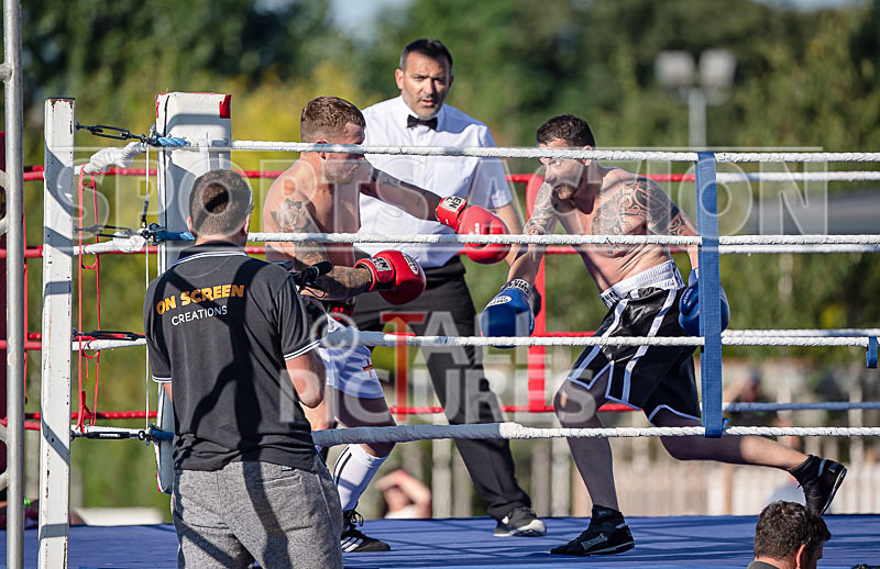 BOUT-3- Simon The Machine March v Rob The Brutal Brehaut-4 - BOUT-3 Simon 'The Machine' March v Rob 'The Brutal' Brehaut