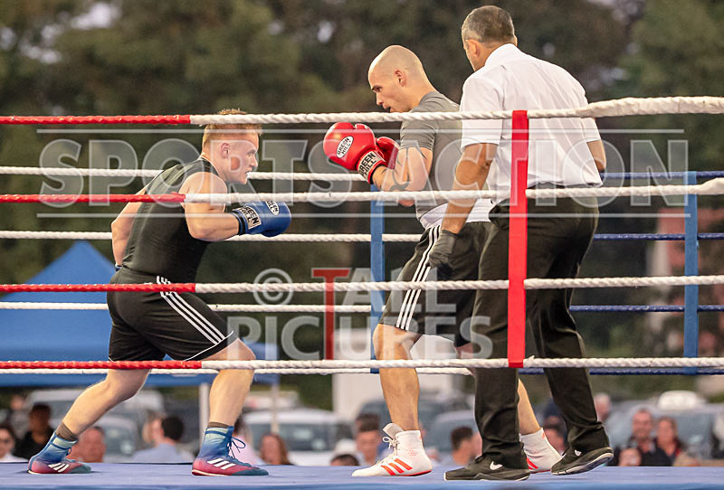BOUT-15- Greg The Machine Gun Mackenzie v Jaques Big Dogg Colley-14 - BOUT-15: Greg 'The Machine Gun' Mackenzie v Jaques 'Big Dogg' Colley