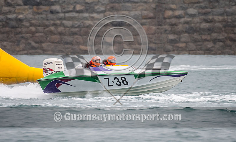 Powerboats_08-10-2016-64 - GPA STANLEY GIBBONS SERIES_RACE-9