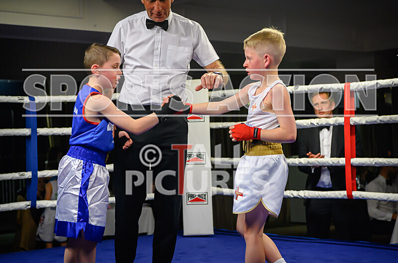 BOUT- 2 - Leon Watson v Callum Cain-53 - BOUT 2 - Leon Watson v Callum Cain