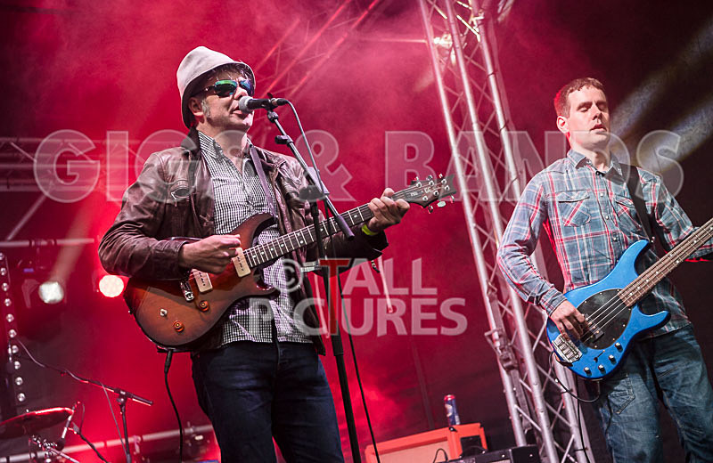 J-C The Looney Tunes Band-12 - J-C & THE LOONEY TUNES BAND