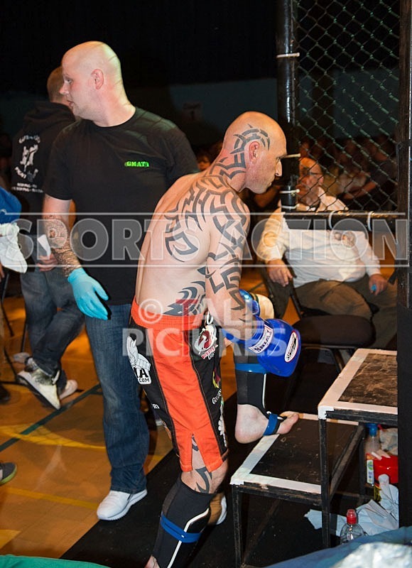 Cage Fighting_2012_Bout 10-2 - BOUT-10