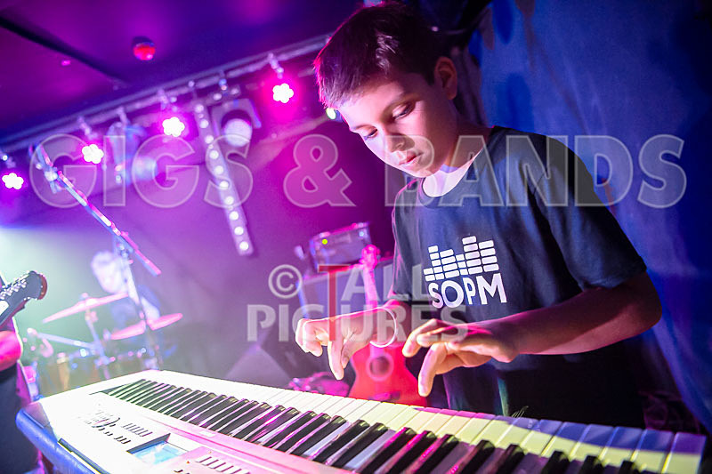 The Goo Fighters-26 - THE GOO FIGHTERS