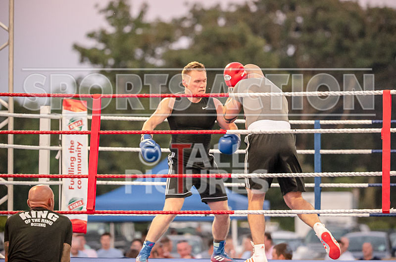 BOUT-15- Greg The Machine Gun Mackenzie v Jaques Big Dogg Colley-28 - BOUT-15: Greg 'The Machine Gun' Mackenzie v Jaques 'Big Dogg' Colley