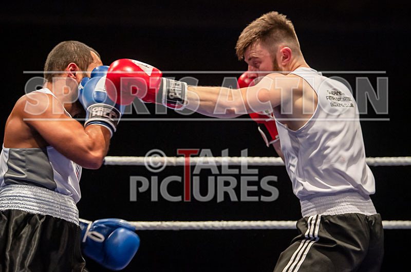BOUT-19 - Chris Sumner v Courtney Frimpong-12 - BOUT-19 - Chris Sumner v Courtney Frimpong