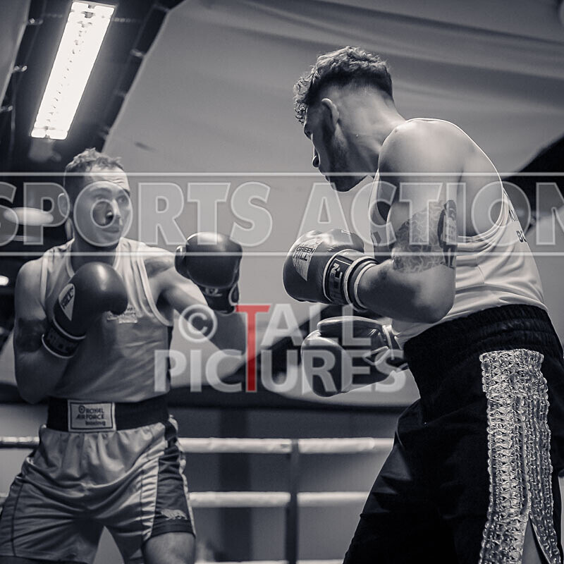 BOUT 13_Billy Poullain v Arran Devine-22 - BOUT 13_Billy Poullain v Arran Devine