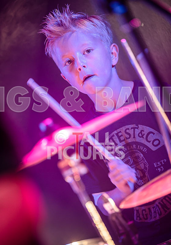 The Goo Fighters-21 - THE GOO FIGHTERS