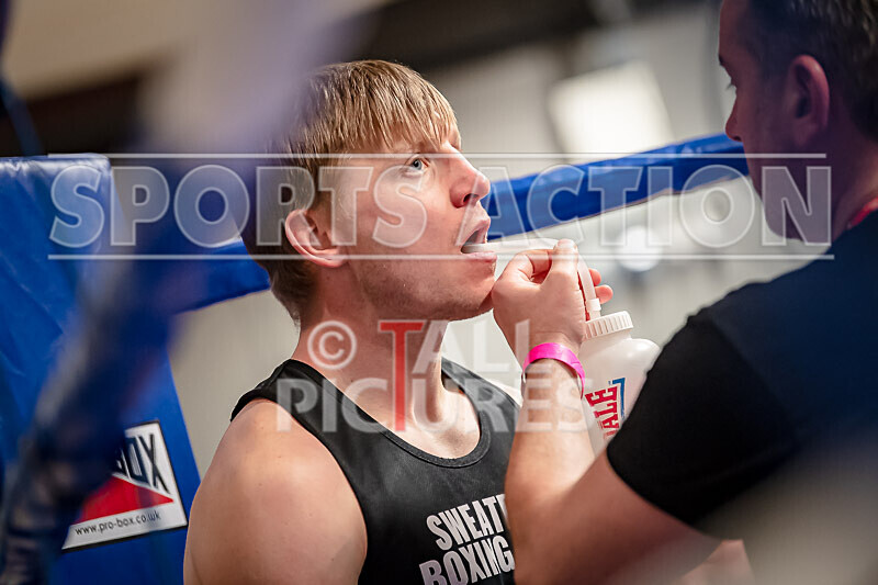 BOUT 8 - Rusian Gogercaks v Ricky Barrett-8 - BOUT 8 - Rusian Gogercaks v Ricky Barrett