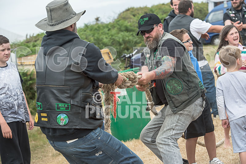 Tug of War_2015-10 - TRIKE, CHILLI & TUG OF WAR