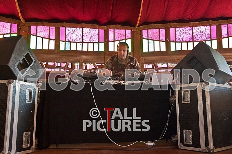 Oneofakind-4 - DJ ONEOFAKIND