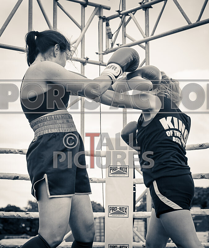 BOUT 9- Lauren Thunder Damage Hallett v Dee the Machine Marsden-21 - BOUT 9- Lauren 'Thunder Damage' Hallett v Dee 'the Machine' Marsden