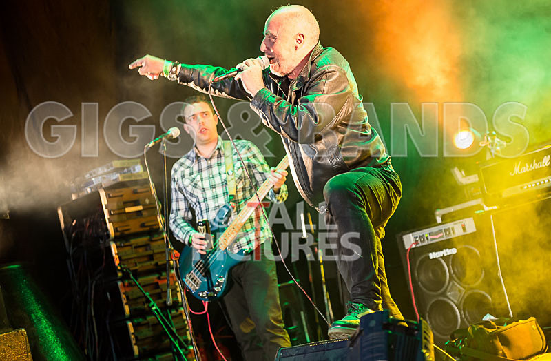 Attila the Stock Broker-28 - ATTILA THE STOKEBROKER'S BARNSTORMERS