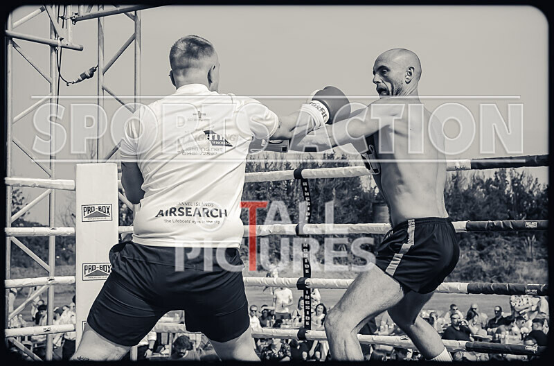 BOUT 3 - Dangerous Dan Cavanagh v Tim Scrappy Doo Rogers-30 - BOUT 3 - 'Dangerous' Dan Cavanagh v Tim 'Scrappy Doo' Rogers