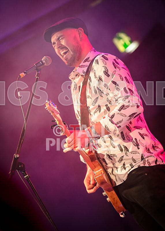 The Robert J Hunter Band-275 - THE ROBERT J HUNTER BAND