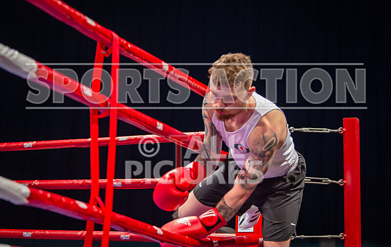 Bout 14_Rob Brehaut v Jake Bowness-2 - Bout 14_Rob Brehaut v Jake Bowness