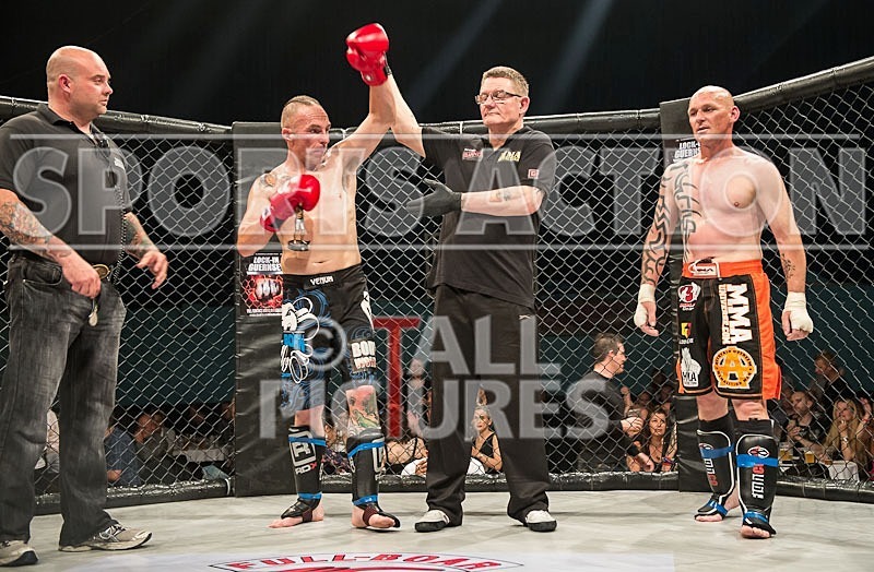 Cage Fighting_2012_Bout 10-59 - BOUT-10