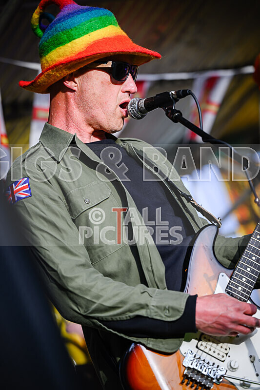 The Bensons-71 - THE BENSONS